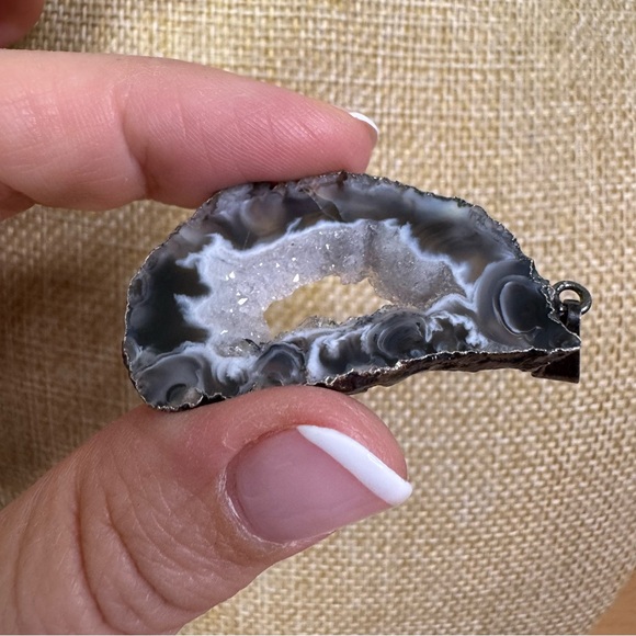 Purple Geode Drusy Crystal Pendant Agate Slice Witchy Modern Mystic Occult Chic - Picture 2 of 9